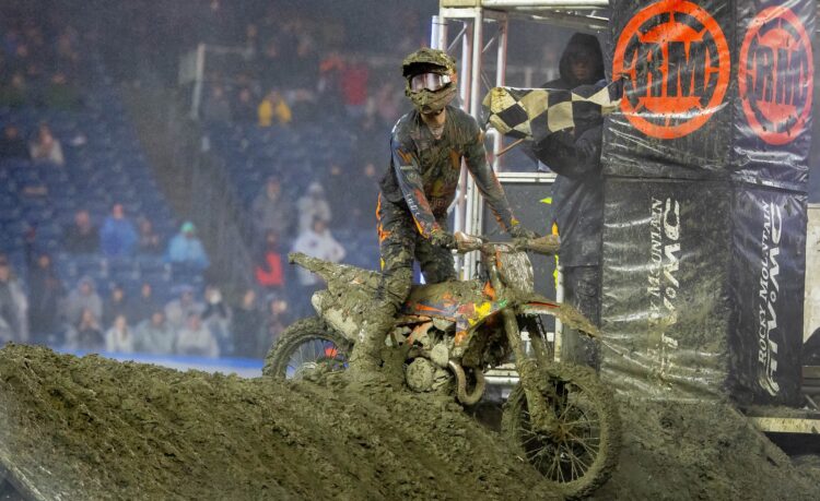 AMA Supercross: Aaron Plessinger vence no inferno de Foxborough