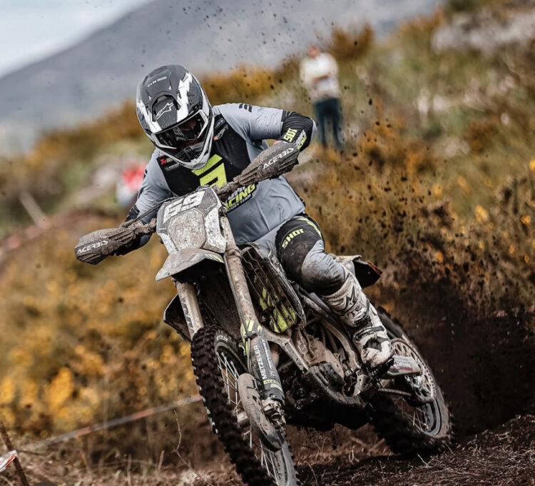 EnduroGP: Novas Triumph revelam todo o seu potencial no arranque da competição em Fafe