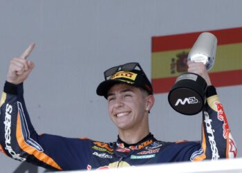 Moto3, Corrida: Rueda vence sem rivais em Jerez