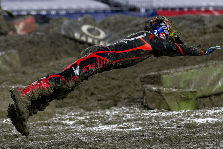 AMA Supercross: Chance Hymas vence 250SX e faz história