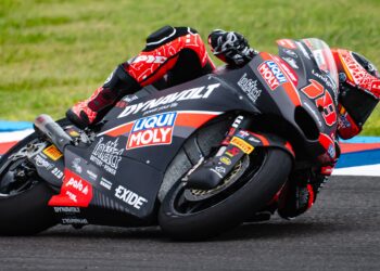 Moto2, Jerez PR: Manuel Gonzalez responde e lidera