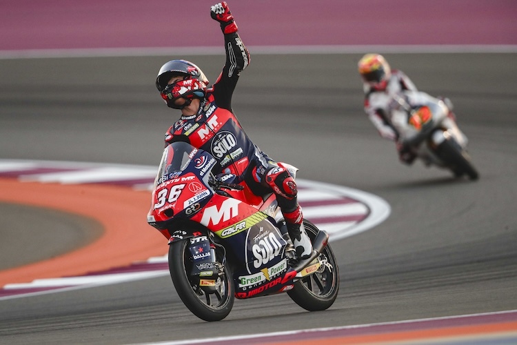 Moto3 Qatar, Corrida: Piqueras vence thriller de Moto3, abandono de Rueda