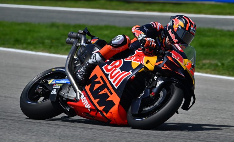 MotoGP, Jerez Q1: Viñales e Bezzecchi passam à Q2