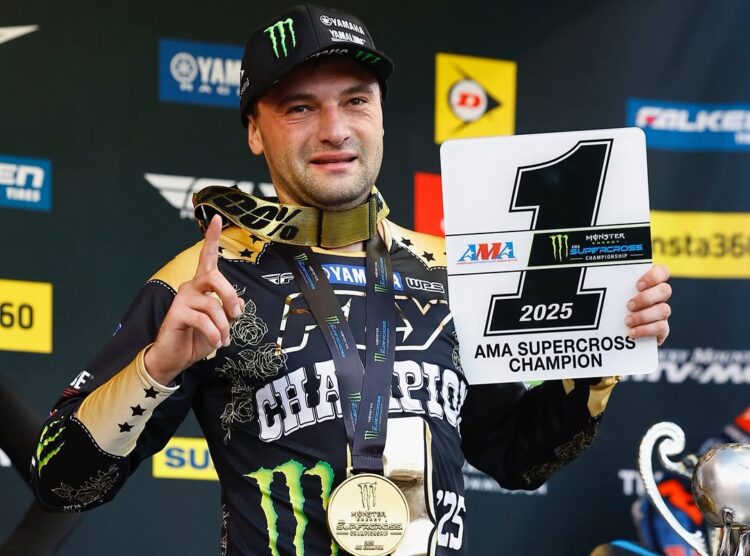 AMA Supercross: E vão três! Cooper Webb torna-se campẽao e junta-se a uma lista de pilotos única