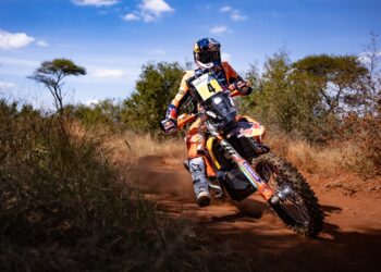 TT: Sanders vence o prólogo do Safari Rally na África do Sul