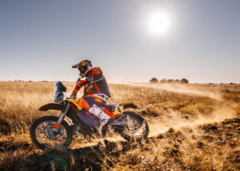 TT: Sanders bisa vitória na terceira etapa do Rally Safari