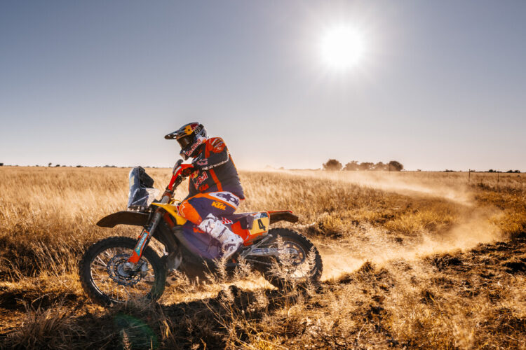 TT: Sanders bisa vitória na terceira etapa do Rally Safari