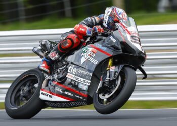 BSB: Leon Haslam volta ao topo na Superbike Britânica