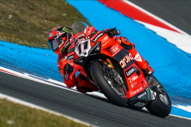 WSBK: A impor-se! Nicolò Bulega lidera primeira sessão em Cremona