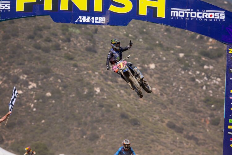 AMA Pro Motocross: Haiden Deegan começa defesa do título com fim de semana perfeito
