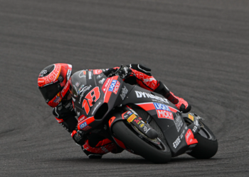 MotoGP: Moto2, Manuel González impõe-se no primeiro dia em SIlverstone com P1 no PR