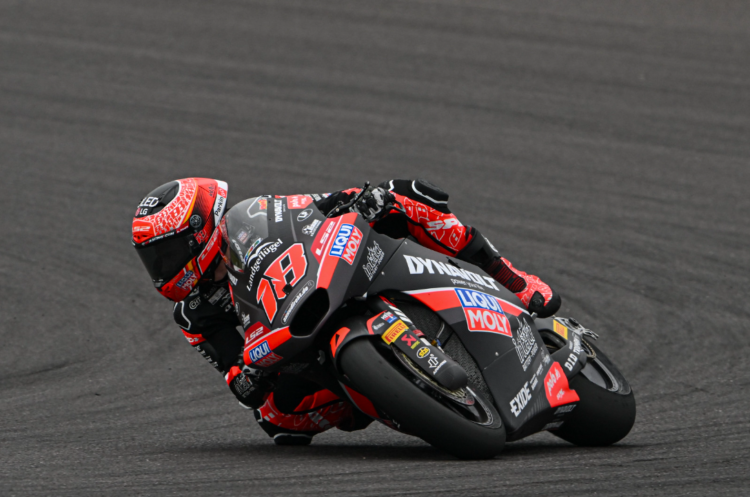 MotoGP: Moto2, Manuel González impõe-se no primeiro dia em SIlverstone com P1 no PR