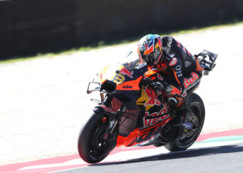 MotoGP: KTM RC16 de Brad Binder que bateu recorde de velocidade leiloada a um preço “assustador”