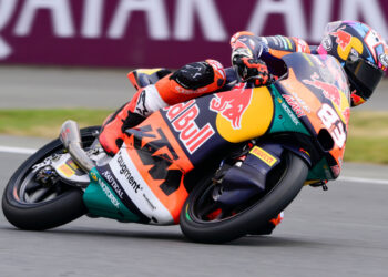 MotoGP: Moto3, Álvaro Carpe termina o dia em P1 em Silverstone