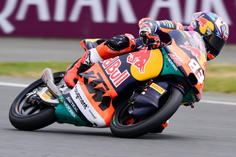 MotoGP: Moto3, Álvaro Carpe termina o dia em P1 em Silverstone