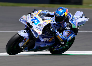 MotoGP: Alex Márquez com volta “canhão” lidera o PR em Silverstone; Miguel Oliveira faz 13º