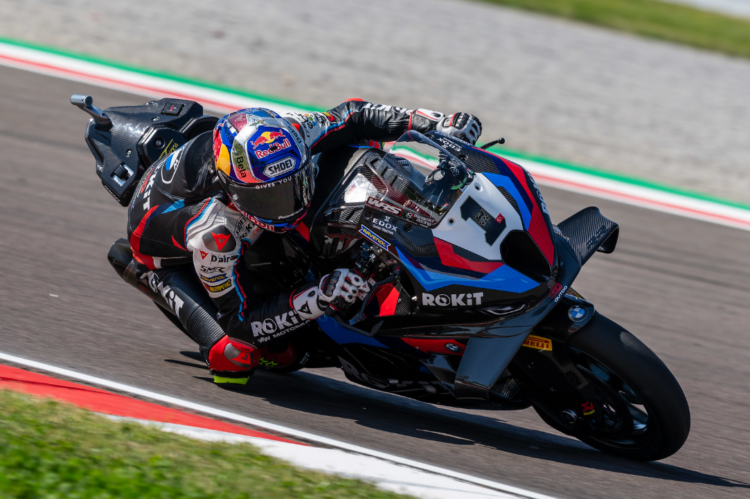 WSBK: Toprak Razgatlioglu domina primeiro dia de treinos em Most