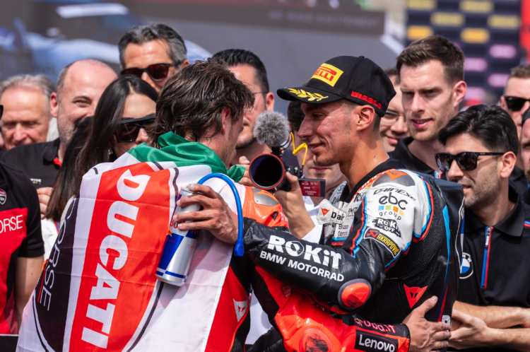 WSBK: 5ª ronda chega ao Autodrom Most para mais uma batalha épica entre Bulega e Razgatlioglu; Conheça os horários