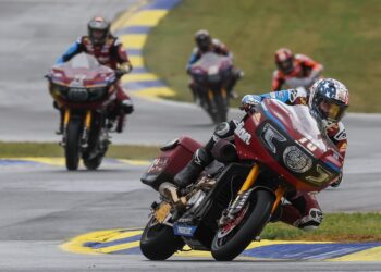 MotoAmérica: Loris Baz conquista a sua primeira vitória no King Of The Baggers