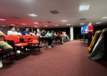 Velocidade: Comissários de pista em formação no AIA