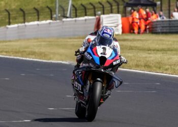 WSBK Most, Corrida 1: Domínio insolente de Razgatlioglu na Chéquia