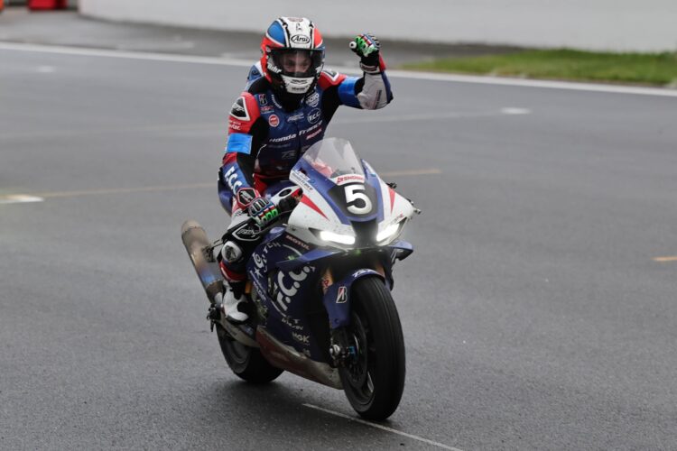 8 Horas de Spa: Honda vence na chuva das Ardenas