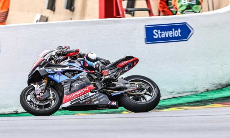 EWC, Spa após 3 horas: Agora a chover BMW assume a liderança