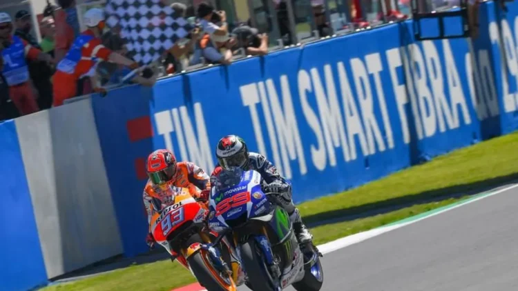 MotoGP: Recordar, quando 0,019 segundos fizeram história em Mugello para Jorge Lorenzo