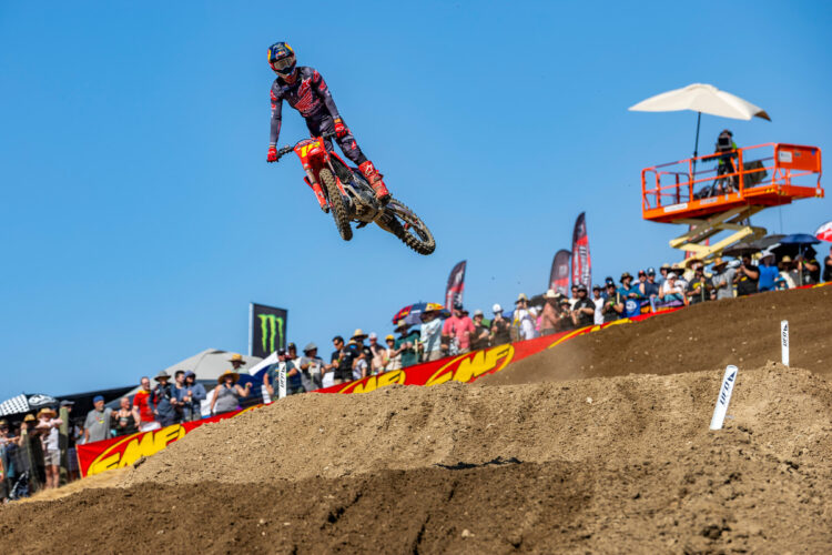 AMA Pro Motocross: Jett Lawrence volta a dominar no intenso calor na Califórnia