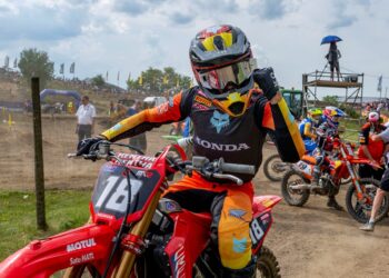 MX2: Valerio Lata vence corrida de qualificação