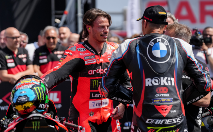 WSBK, Misano: Bulega salta para a pole com volta recorde