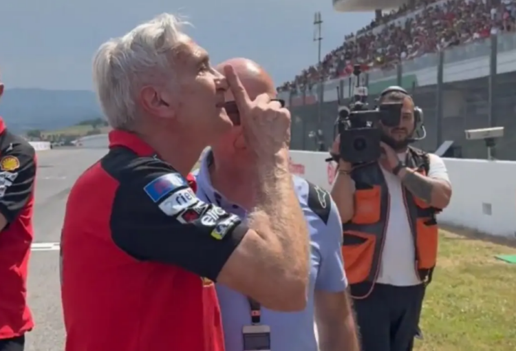 MotoGP: David Tardozzi irritado com as vaias a Marc Márquez
