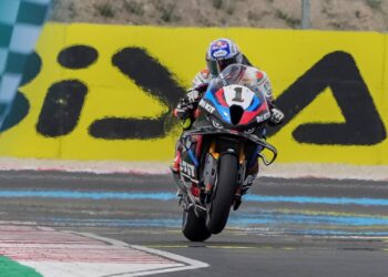 WSBK: Primeiro o caos, depois o triunfo de Razgatlioglu