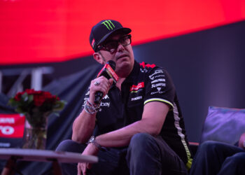 MotoGP: Uccio Salucci e Acosta tomaram um “café”