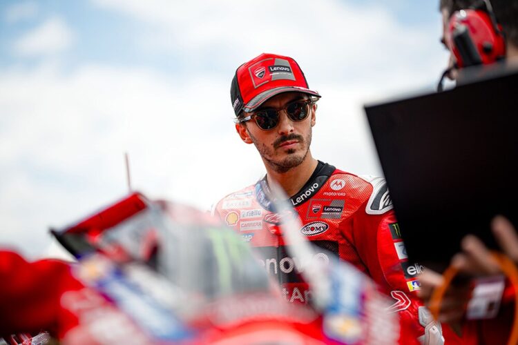 MotoGP, Brno: Dados incorrectos condicionam corrida de Bagnaia