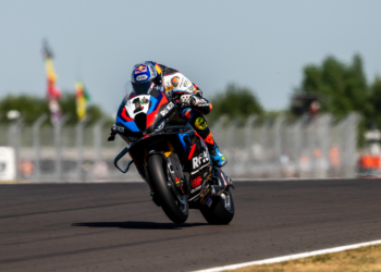 WSBK: Toprak soma e segue com mais uma vitória na corrida 1 em Donington Park