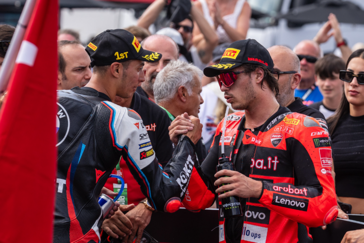 WSBK: Está quentinho! Toprak e Bulega quem sairá vencedor na Hungria?