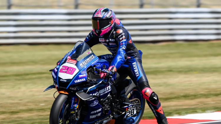 BSB, Knockhill: Quarta pole consecutiva de Bradley Ray