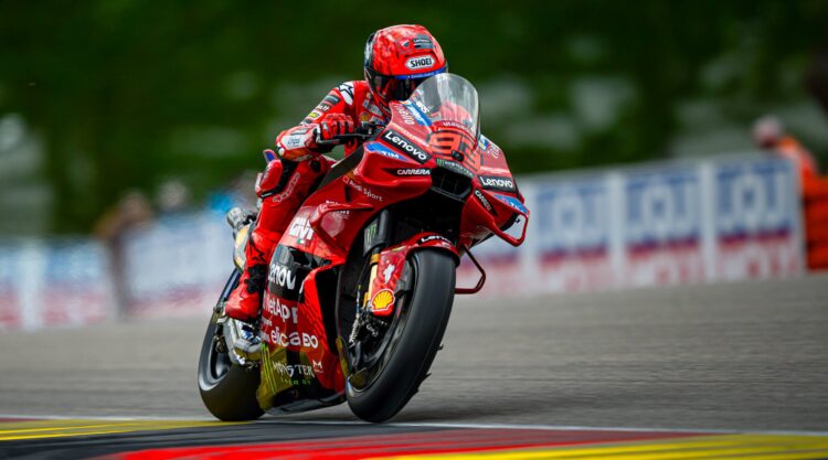 MotoGP, Sachsenring Q2: Primeira pole de Marc Márquez no molhado em 2025