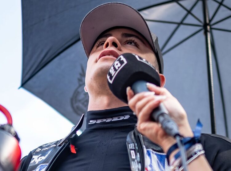 MotoGP: Moto2, Manuel González travado por uma pedra no radiador