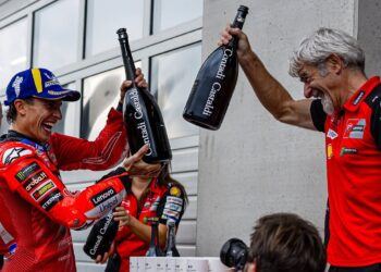 MotoGP: Gigi Dall’Igna radiante com Marc Márquez
