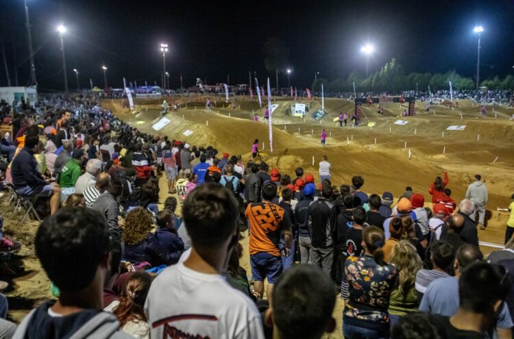 CN Supercross: Clássica da Poutena em dose dupla