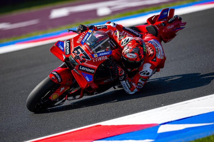MotoGP: Francesco Bagnaia muda “abordagem” em Misano
