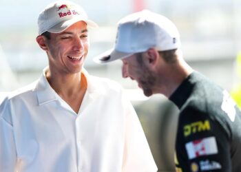 WSBK: Toprak Razgatlioglu mais rápido com BMW de série do que o piloto mais rápido do MotoAmerica