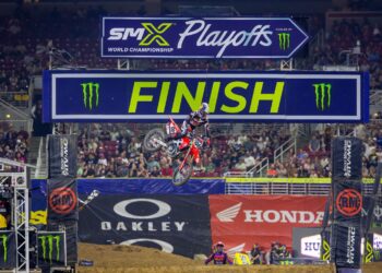 SMX Playoff: Hunter Lawrence vence em St. Louis, Shimoda desafia as circunstâncias