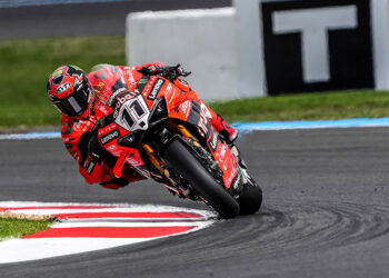 SBK, Magny-Cours – Reviravolta com Bulega no topo