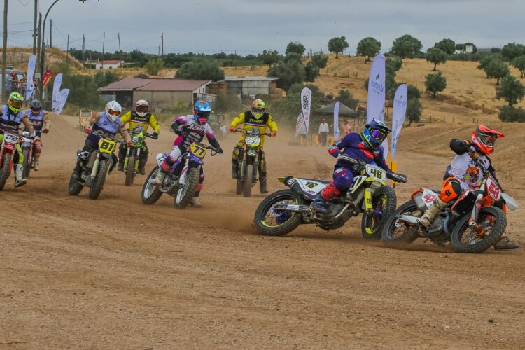Flat Track estreou-se em Fronteira