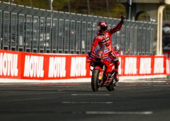 MotoGP: Francesco Bagnaia vence apesar de problema mecânico em motegi
