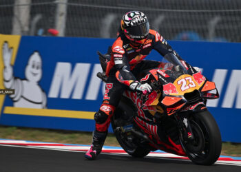 MotoGP, Barcelona – Acosta surpreende no TL1