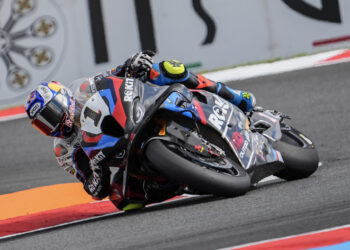 SBK, Magny-Cours – Razgatlioglu domina logo de início